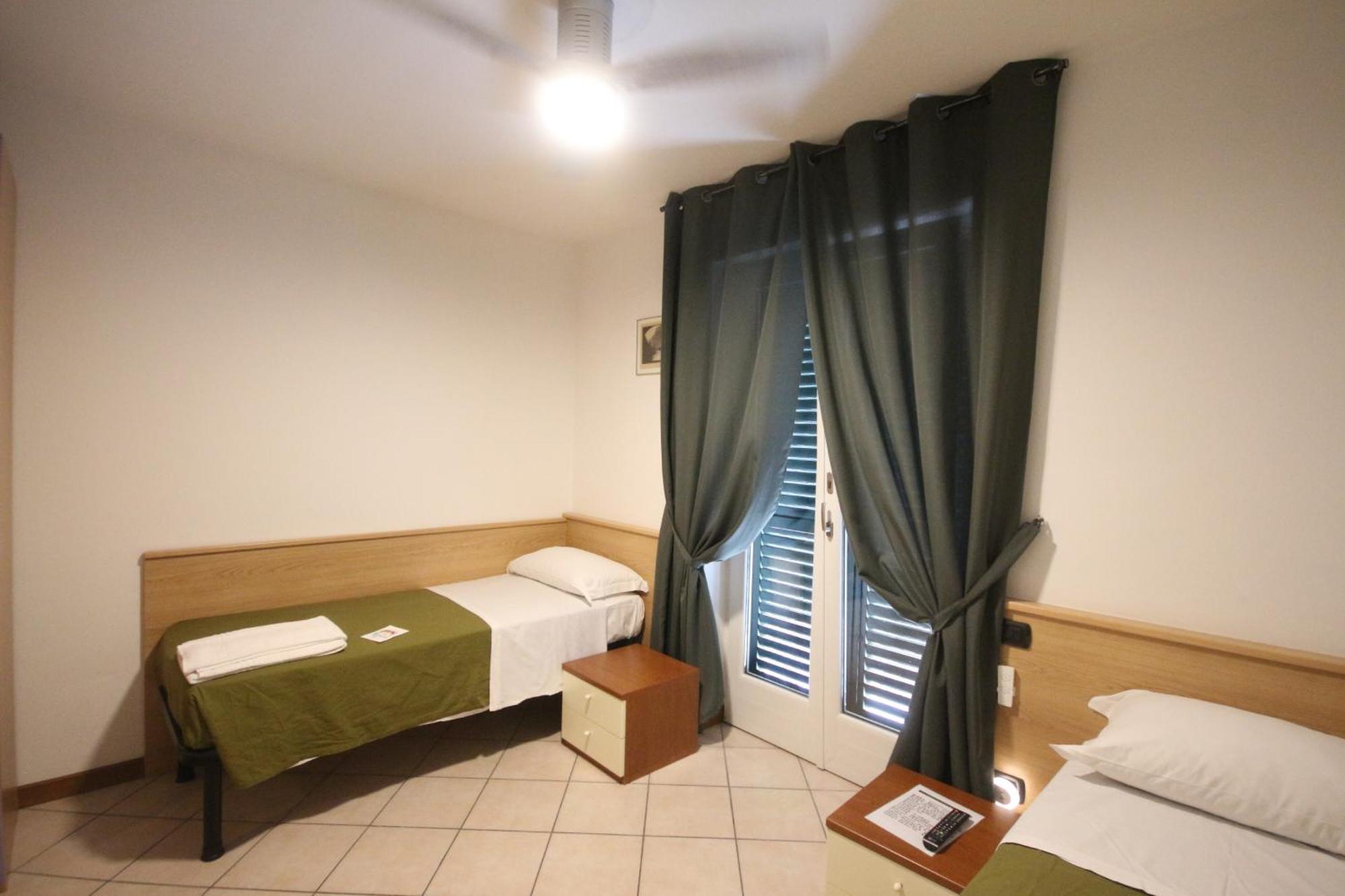 B&B Casa Wanda Since 1999 Riva del Garda Exterior foto