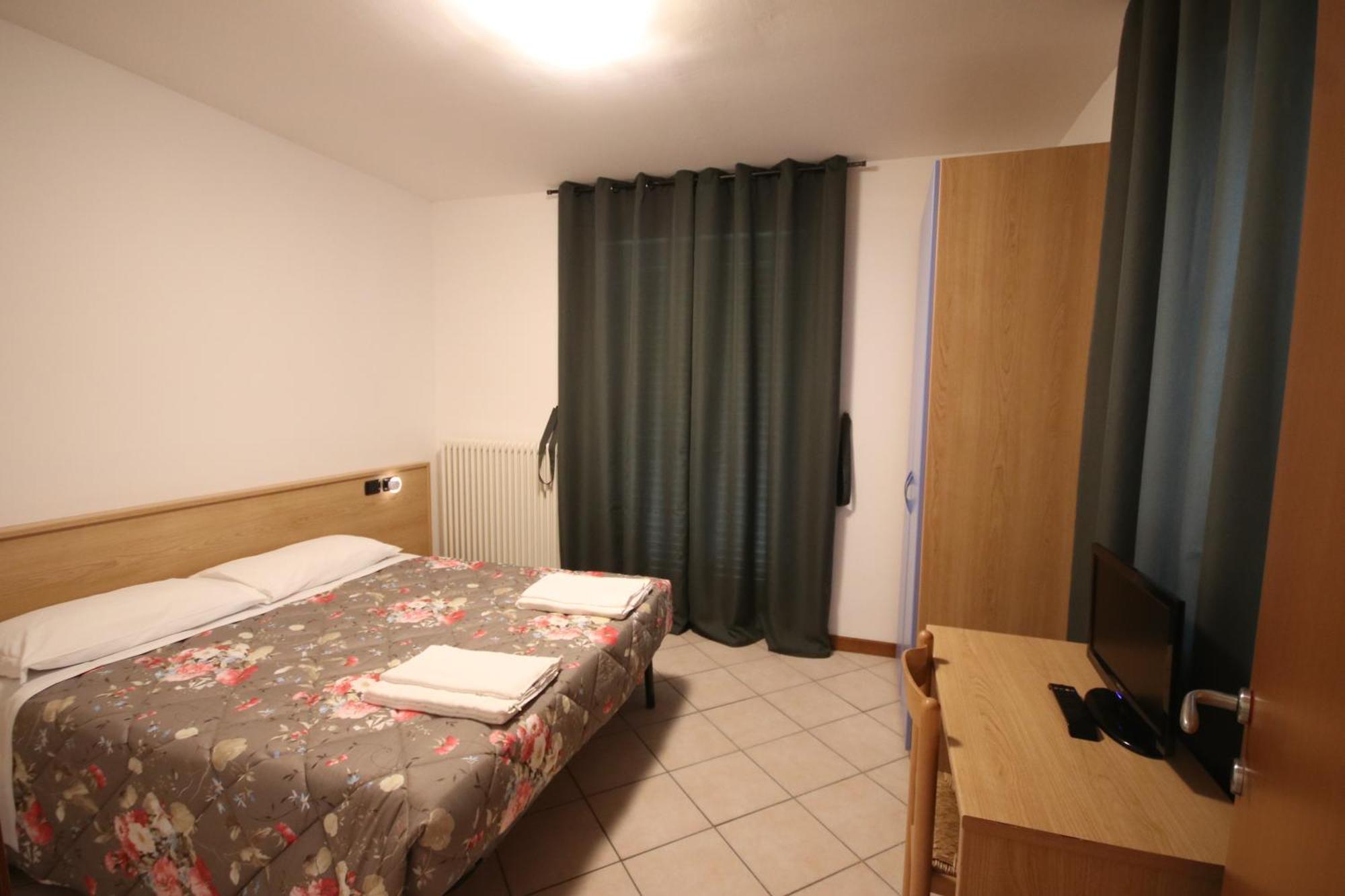 B&B Casa Wanda Since 1999 Riva del Garda Quarto foto