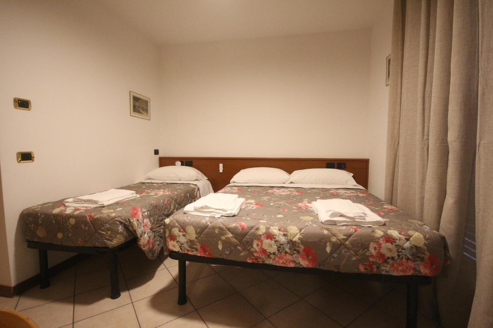 B&B Casa Wanda Since 1999 Riva del Garda Quarto foto