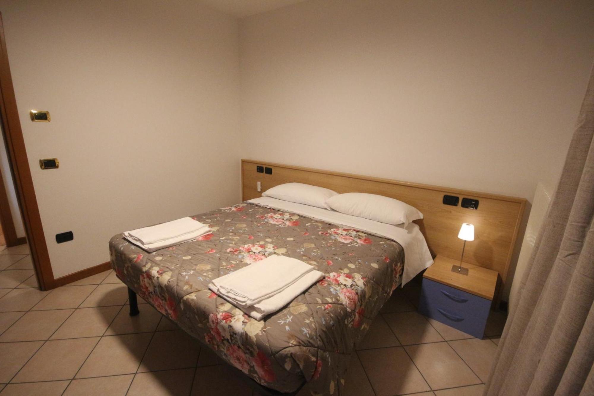 B&B Casa Wanda Since 1999 Riva del Garda Quarto foto