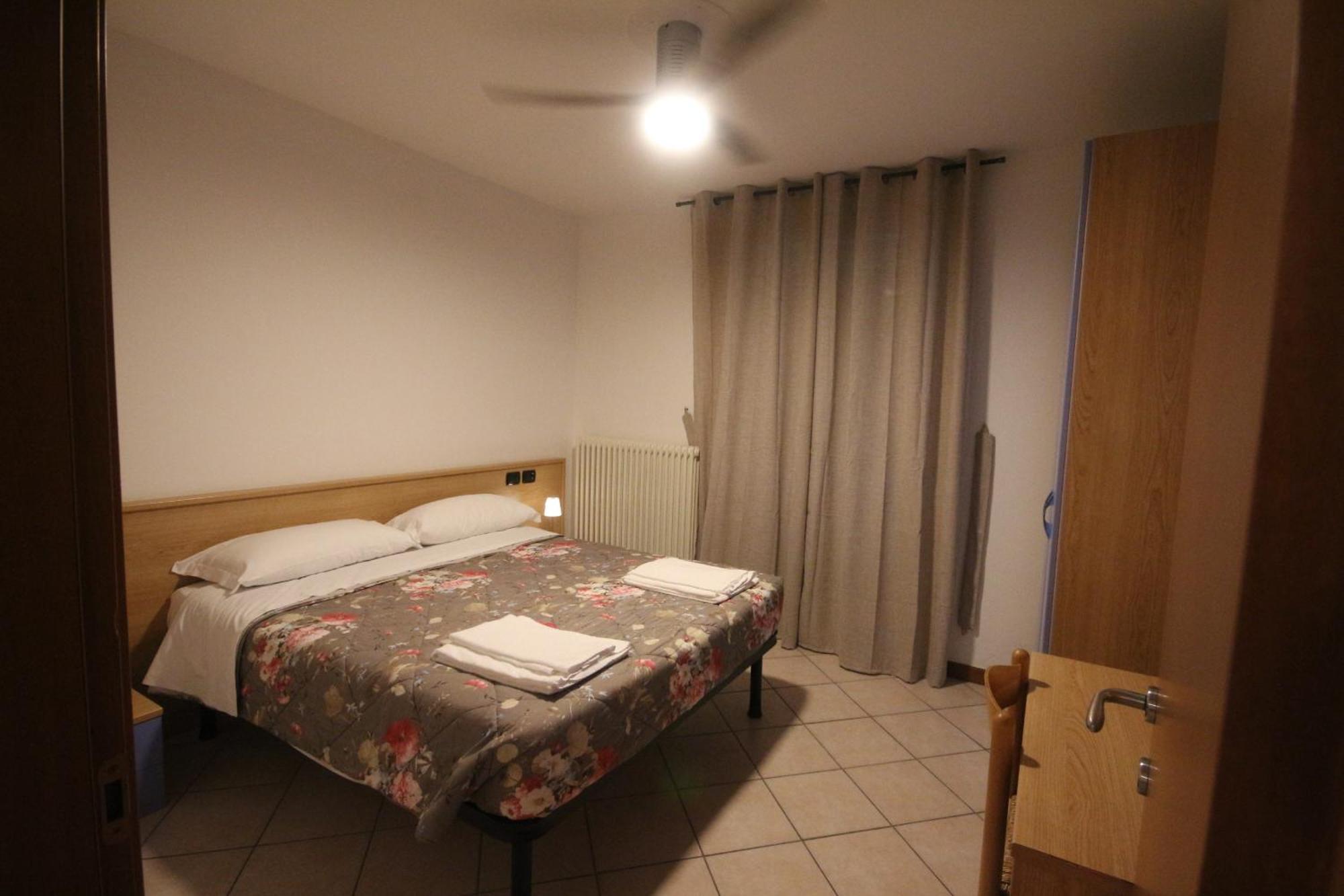 B&B Casa Wanda Since 1999 Riva del Garda Quarto foto